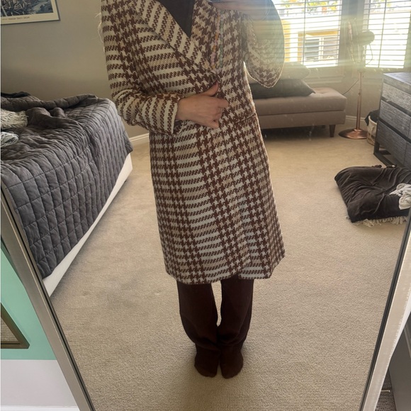 Sadie & Sage Brown and Cream Houndstooth Trench Coat - Picture 2 of 6